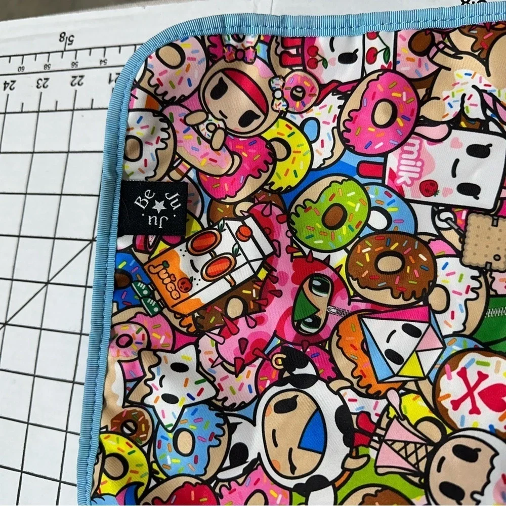 Tokidoki x Jujube sz 21 x 12 travel changing pad